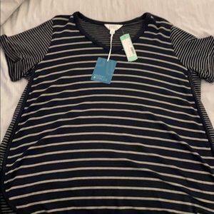 NWT stitch fix curved hem navy/grey shirt
